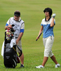 フェアウエーを歩くアジア選抜のサラ・リー（右）。（2008年11月28日撮影）(c)AFP/ROSLAN RAHMAN