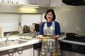 東京五輪選手村の公募メニューコンテストで選ばれた「アスリートそうめん」を作る西村陽子さん（2021年7月12日撮影）。(c)Kazuhiro NOGI / AFP