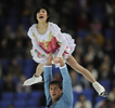 フィギュアスケート09欧州選手権（%%ISU European Figure Skating Championships 2009%%）ペア・フリースケーティング（FS）で2位につけ、総合2位に入ったロシアの川口悠子（%%Yuko Kawaguchi%%、上）とアレクサンドル・スミルノフ（%%Alexander Smirnov%%）。（2009年1月21日撮影）(c)AFP/OLIVIER MORIN