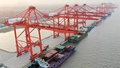 江蘇省蘇州市の太倉港（2021年5月10日撮影）。(c)Xinhua News
