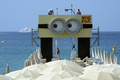 第66回カンヌ国際映画祭（Cannes Film Festival）が15日、南仏カンヌ（Cannnes）で開幕する。メイン会場となるパレ・デ・フェスティバル（Palais des Festivals）では準備が大詰めを迎えており、街は映画スターたちの到着を今か今かと待っている（2013年5月14日撮影）。(c)AFP/ANNE-CHRISTINE POUJOULAT