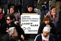 オーストラリアのシドニーで、香港の民主派を支持するデモに参加する人たち（2019年8月16日撮影）。(c)Saeed KHAN / AFP