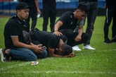 インドネシアのサッカー場事故、死者に子ども32人 警察署長を解任