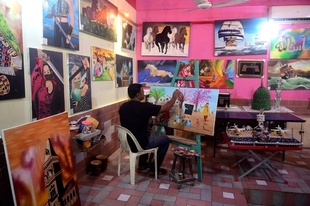 受刑者がアーティストに 絵画販売で収入も パキスタン