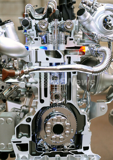 日産、新開発のクリーンディーゼルエンジンを公開 写真5枚 国際