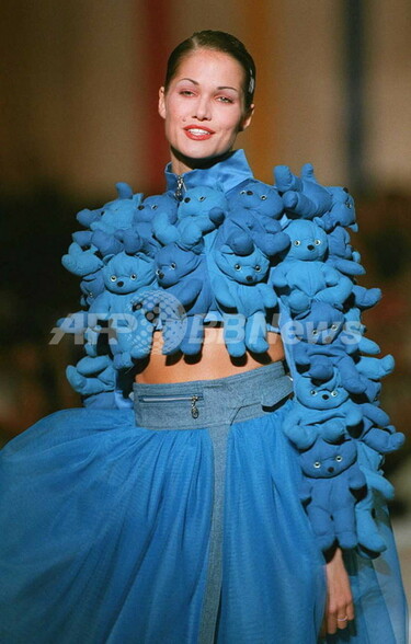 ジャンシャルルドカステルバジャック　ニットプルオーバー ジャンシャルル・ド・カステルバジャック、モード美術館にて展覧会を