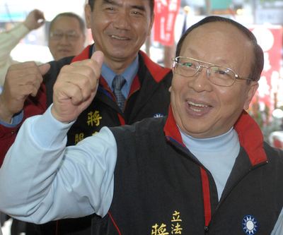 死せる蒋介石、孫を走らす－台湾立法院選、12日投開票
