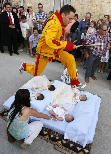 厄払いは悪魔におまかせ？スペインの伝統行事「エル・コラチョ」