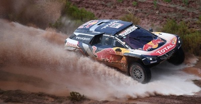 総合首位のサインツに10分のペナルティー、ダカールラリー