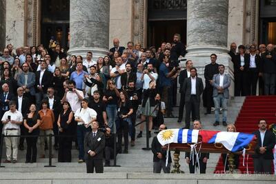 「世界一貧しい大統領」ムヒカ氏葬儀 弔問に2日で10万人 ウルグアイ