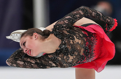 女王ザギトワ、圧巻の強さで優勝も「まだ宿題多い」 ロシア杯