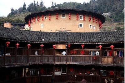 春節も中国旅行が人気 外国人が福建土楼を絶賛