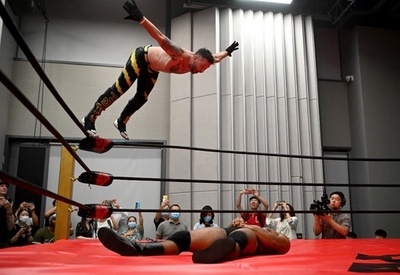 プロレス、中国でじわり熱 迫力満点の攻撃に歓声