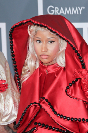 ニッキー・ミナージュ、ひと月でシューズ＆バッグに400万