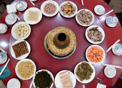 海の幸、山の幸が出会う味 中国山海関の鍋料理