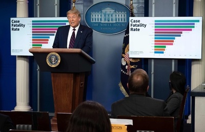 トランプ氏、3か月ぶりのコロナ会見 大統領選にらみ論調に変化