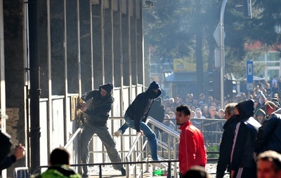 ボスニア・ヘルツェゴビナ各地にデモ拡大、150人以上負傷