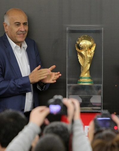 サッカーW杯トロフィーツアー、パレスチナからスタート