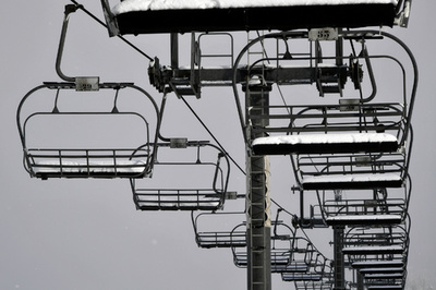 西洋かんじき、スキー事実上禁止で需要急増 フランス