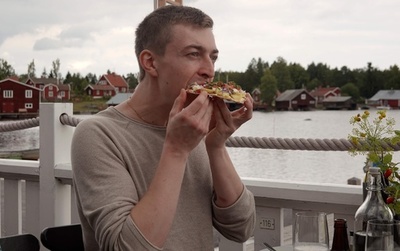 室内で開けるのはタブー？ 臭い缶詰、中身はニシン スウェーデン