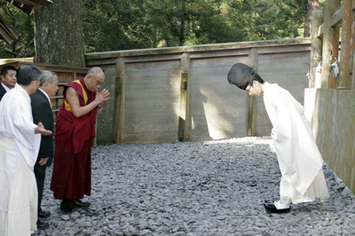 ダライ・ラマ、伊勢神宮を訪問