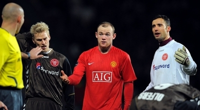 ルーニー UEFAの処分を免れる