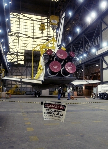 スペースシャトルの部品を積んだ列車が脱線 - 米国
