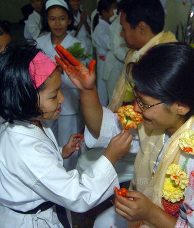 ネパールで「教師の日」の行事