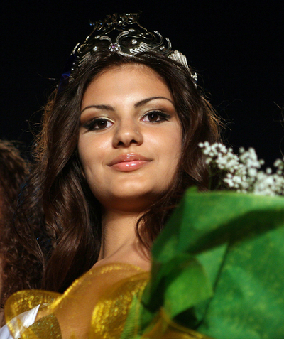 ミス・アルバニア2008、16歳のAlmeda Abaziさんに決定