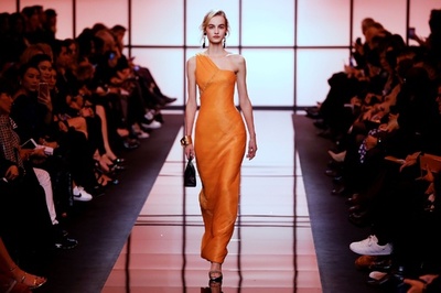 「ジョルジオ アルマーニ プリヴェ」17年春夏オートクチュール