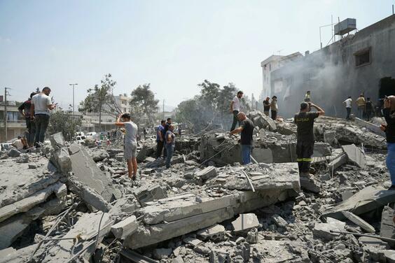レバノン南部空爆で11人死亡、イスラエルはヒズボラ標的と主張