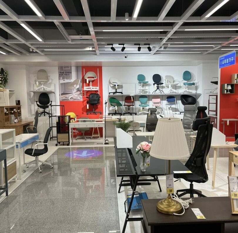 中国のSNSユーザーが撮影・投稿した北朝鮮の「IKEA風」売り場内部の様子＝X(c)news1