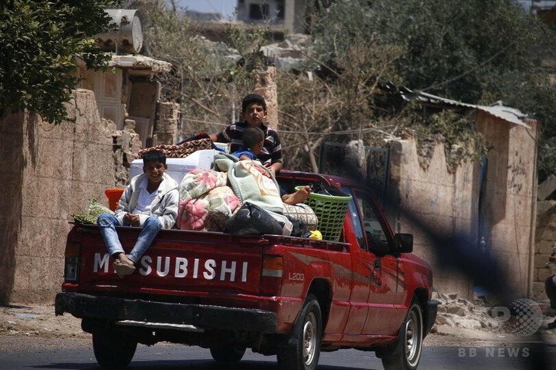 シリア南部、停戦合意受け避難民が帰宅開始 政府に対する不信感も