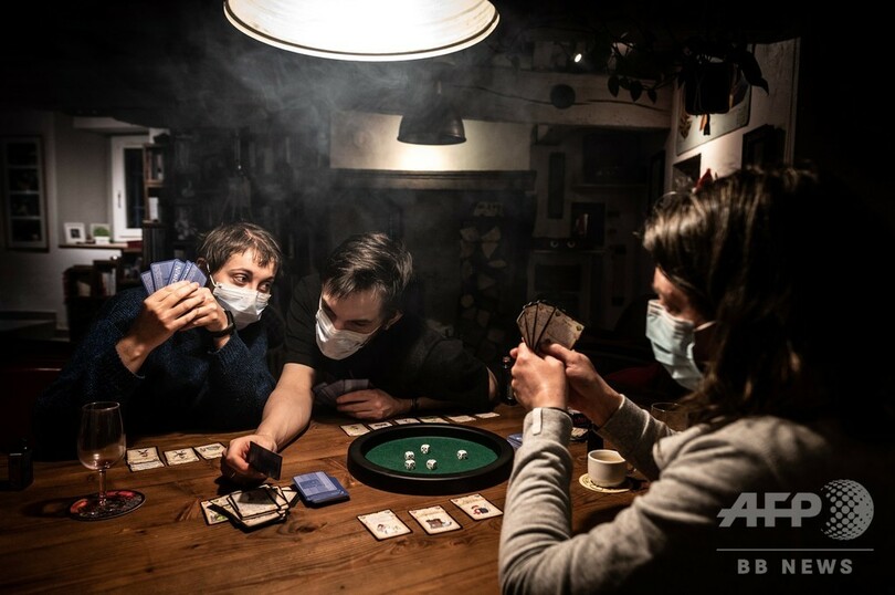 世界で5億 「外出控える人」 新型コロナの封鎖や禁止令で