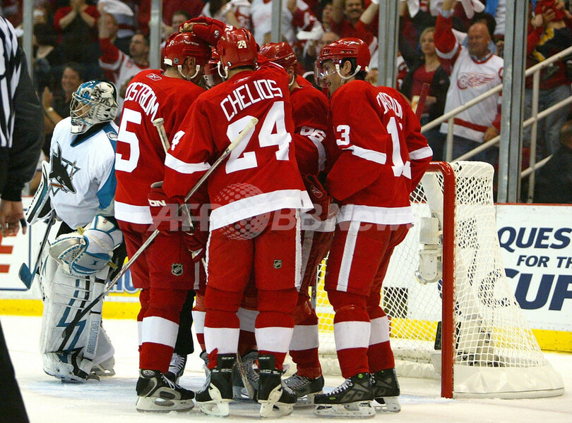 ＜06-07NHL プレーオフ＞レッドウィングス シャークスを降し決勝へ王手 - 米国