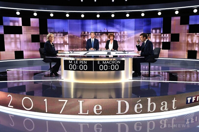 マクロン氏 「偽ニュース」拡散で告訴 ルペン氏が言及、仏大統領選