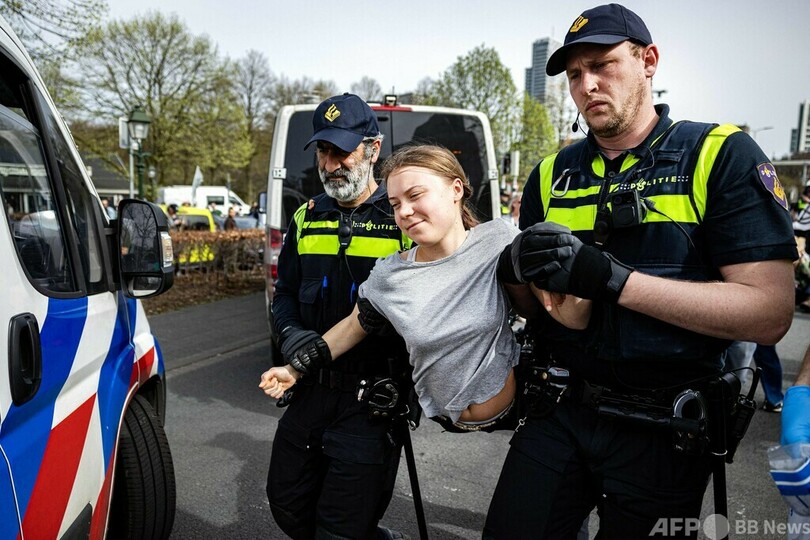 グレタさん、抗議デモ参加で2度拘束 オランダ