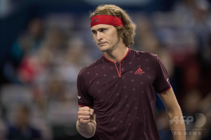 ズベレフ、対戦相手の途中棄権で3回戦へ 上海マスターズ