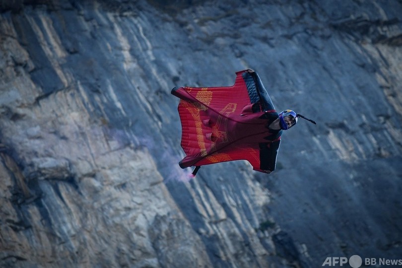 中国 張家界を舞うウイングスーツジャンパー 写真19枚 国際ニュース Afpbb News