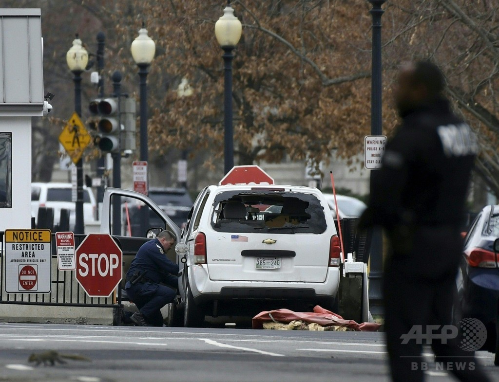 米ホワイトハウス近くに車突っ込む 運転の女拘束 写真5枚 国際ニュース Afpbb News