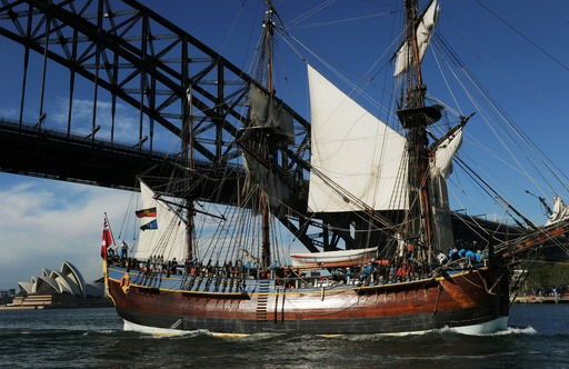 クック船長の「エンデバー号」のレプリカ船、豪シドニーに帰港 写真13