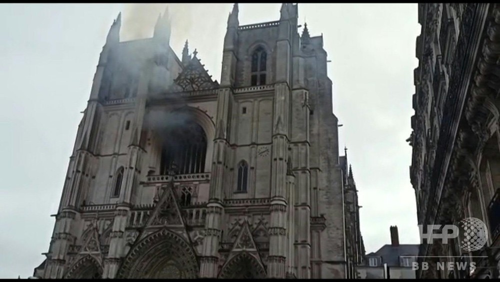 動画 仏ナントの大聖堂で火災 放火の疑いで捜査開始 写真1枚 国際ニュース Afpbb News