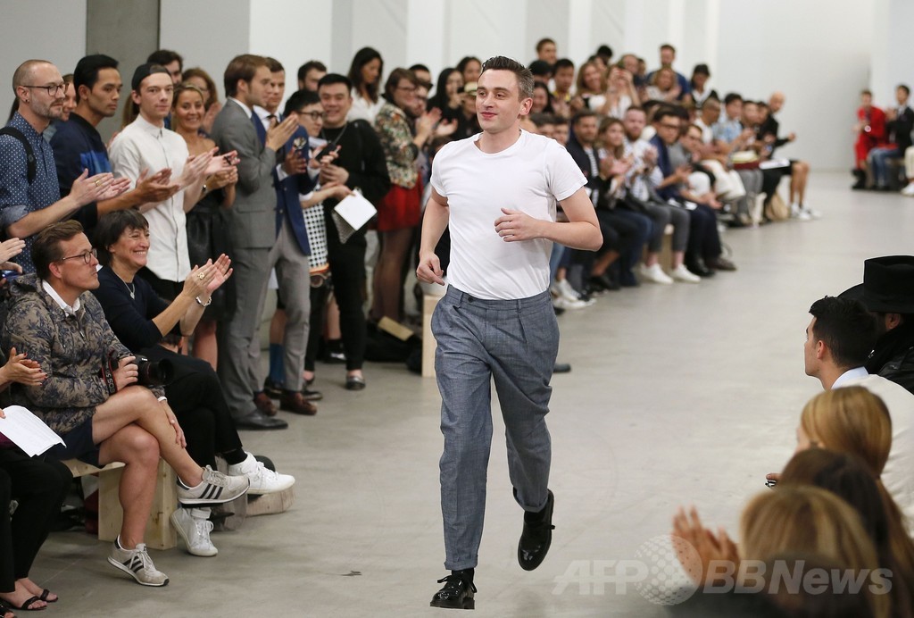 少年の面影を残す爽やかなスタイル、「カルヴェン」15年春夏メンズ