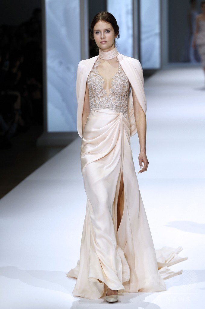 フェミニンで繊細なドリームドレス、「ラルフ＆ルッソ」15年春夏オートクチュール