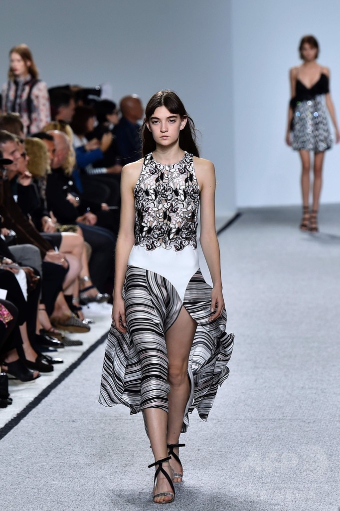 「ジャンバティスタ・ヴァリ」17年春夏