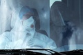 ロシア・モスクワ郊外のキムキの病院を出発する防護服姿の医療従事者（2020年5月3日撮影）。(c)Kirill KUDRYAVTSEV / AFP