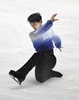 世界フィギュアスケート国別対抗戦2015、男子シングル・ショートプログラム。ジャンプで転倒した羽生結弦（2015年4月16日撮影）。(c)AFP/Toru YAMANAKA