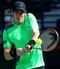 テニス、ドバイ・テニス選手権、男子シングルス2回戦。リターンを狙うアンディ・マレー（2015年2月25日撮影）。(c)AFP/MARWAN NAAMANI