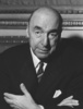 ノーベル文学賞を受賞したチリの詩人で外交官としても活躍した故パブロ・ネルーダ氏。駐仏大使在任時にパリで開いた記者会見の席で（1971年10月21日撮影）。(c)AFP