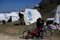 トルコ・アンタキヤの地震被災地の避難キャンプ（2023年2月15日撮影）。(c)Yasin AKGUL / AFP